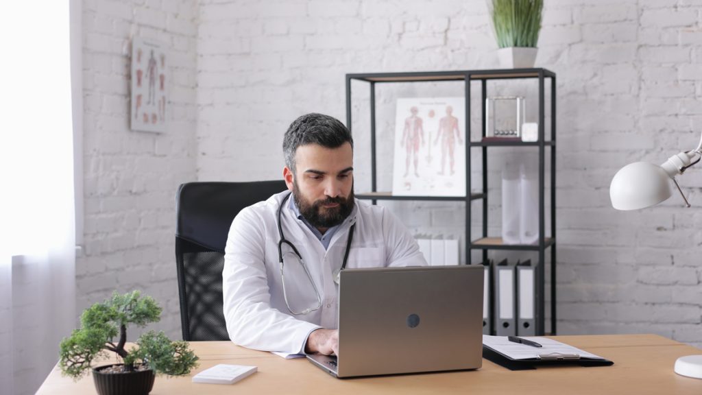 8 Essential Features for Telemedicine Platforms - Medoment by HTWorks